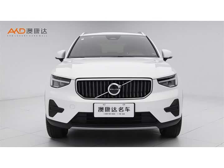 Фото 2 - Volvo XC40