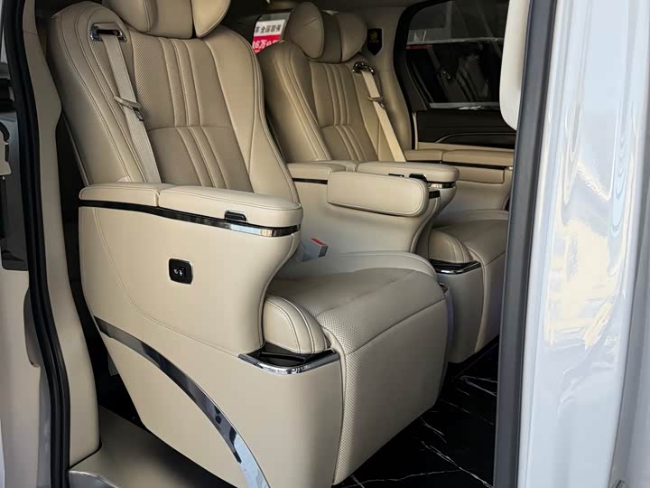 Фото 7 - Buick GL8 ES