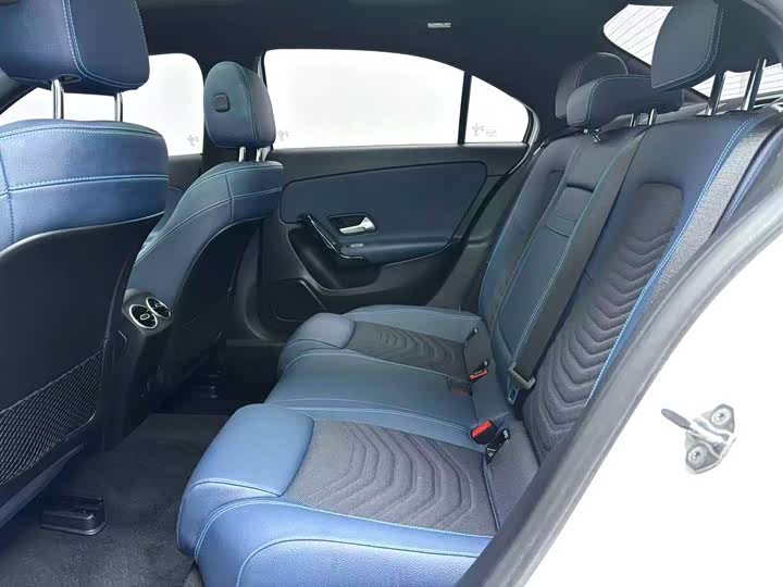 Фото 6 - Mercedes-Benz A-Class