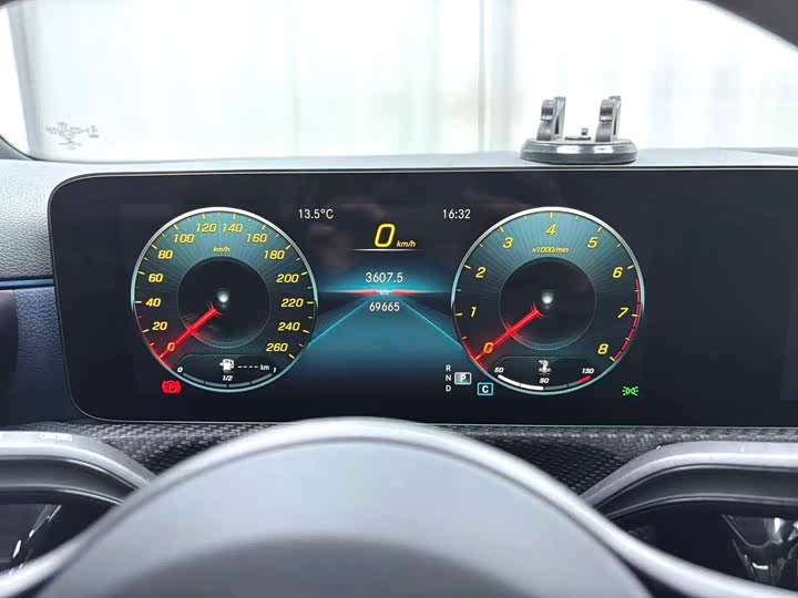 Фото 9 - Mercedes-Benz A-Class