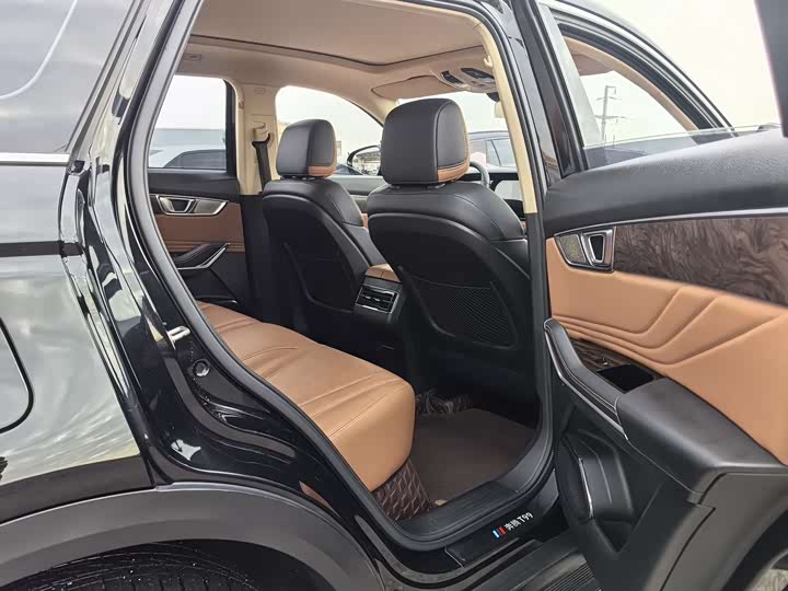 Фото 6 - Bestune T99