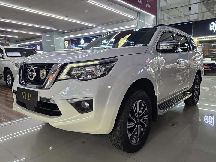 Фото 2 - Nissan Terra