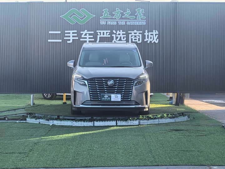 Фото 2 - Buick GL8 ES