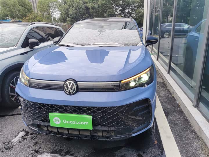 Фото 3 - Volkswagen Tiguan L Pro