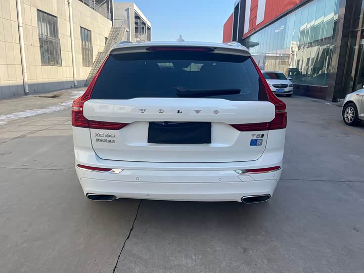 Фото 4 - Volvo XC60