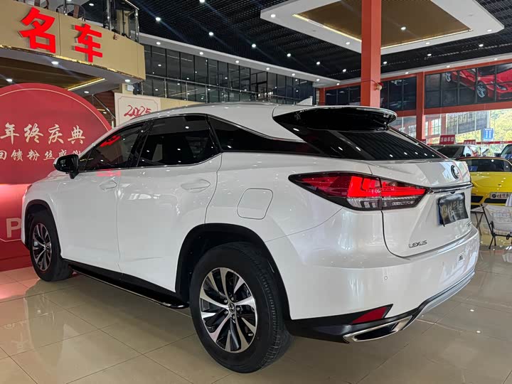 Фото 4 - Lexus RX