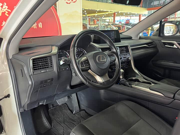 Фото 6 - Lexus RX