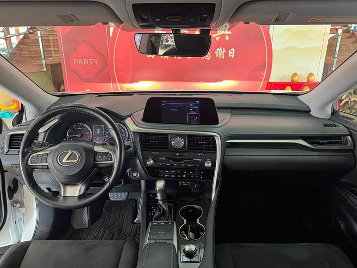 Фото 9 - Lexus RX