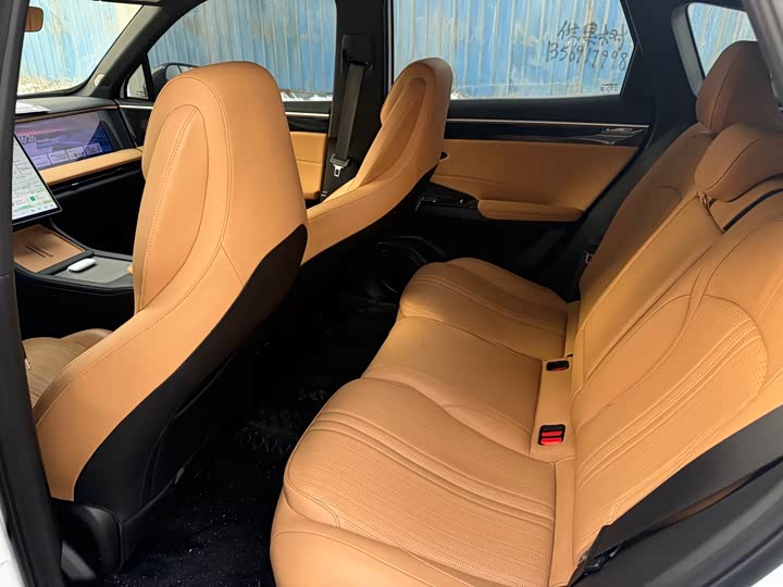 Фото 9 - Geely Galaxy L7