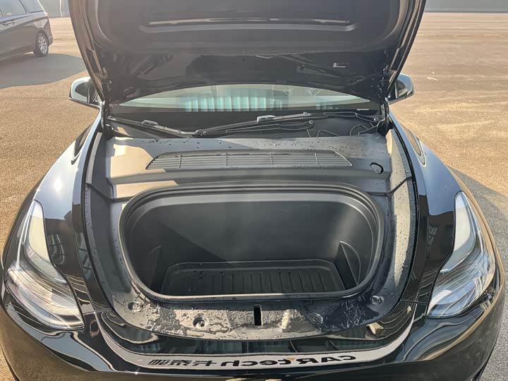 Фото 8 - Tesla Model Y