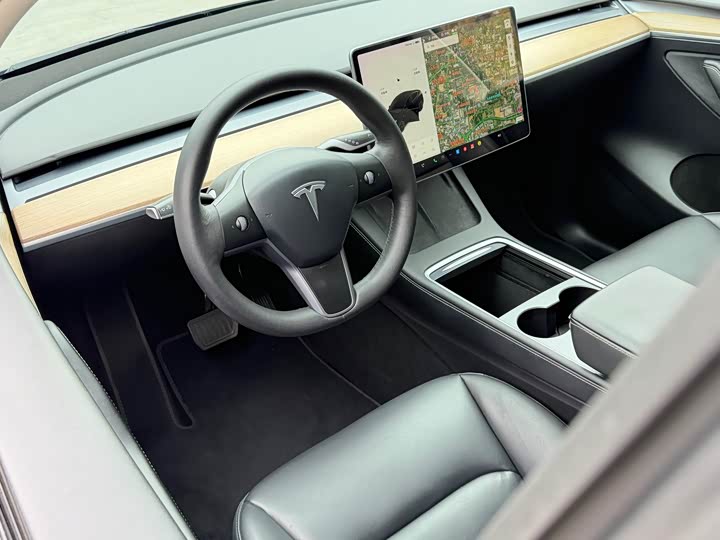 Фото 6 - Tesla Model Y