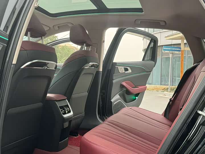 Фото 6 - Hongqi H5