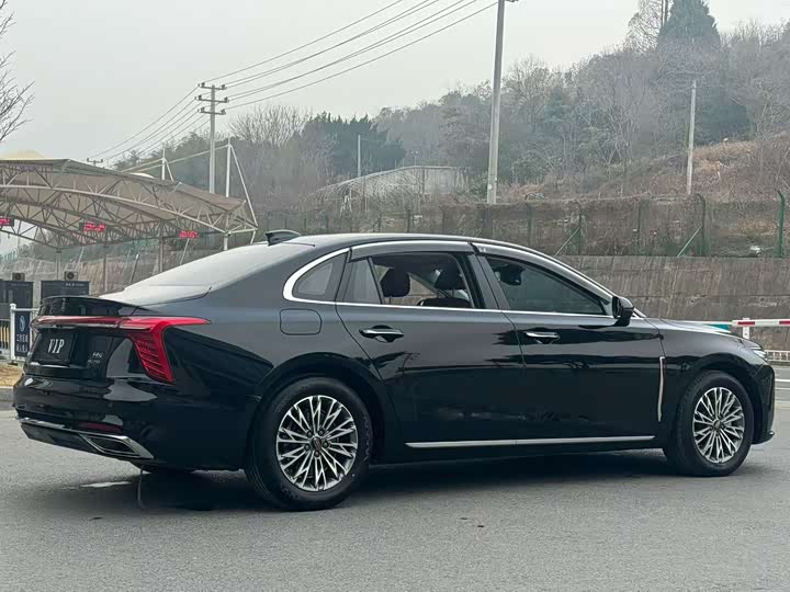 Фото 7 - Hongqi H5