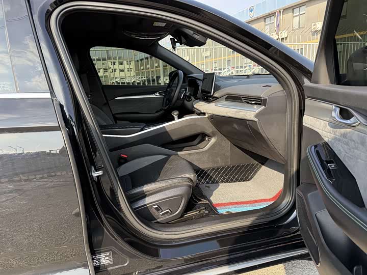 Фото 8 - Geely Preface