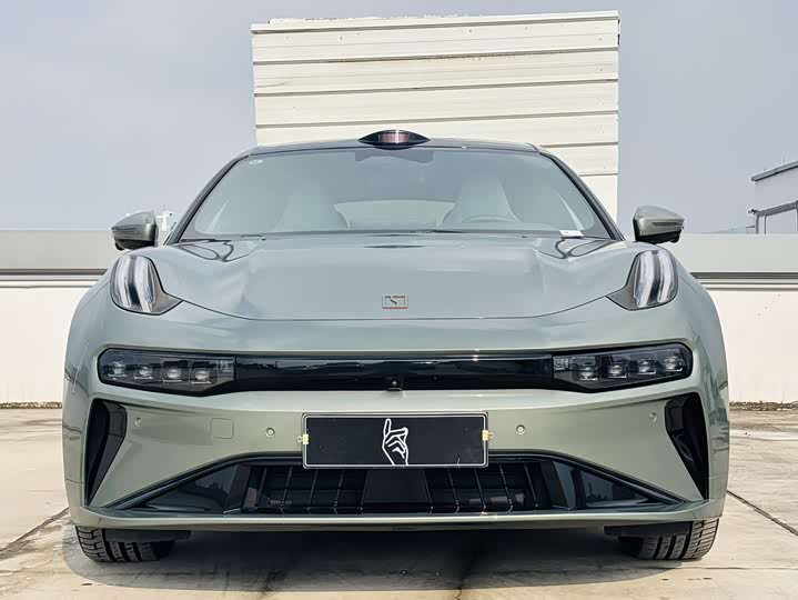 Фото 2 - Zeekr 001