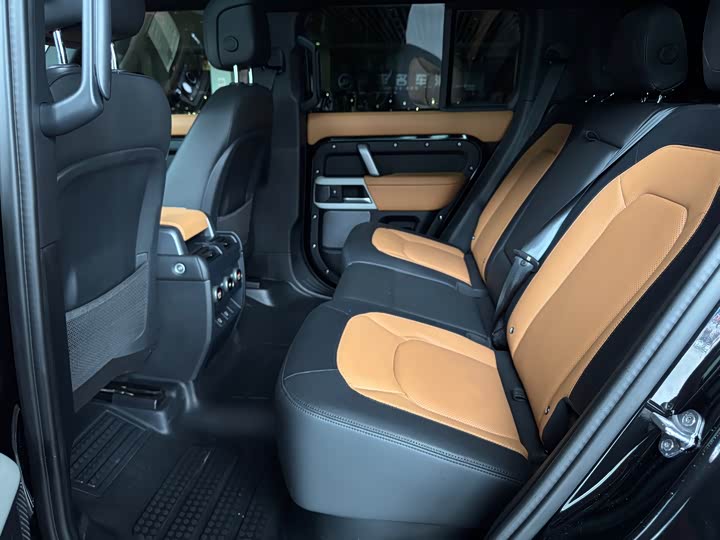 Фото 8 - Land Rover Defender