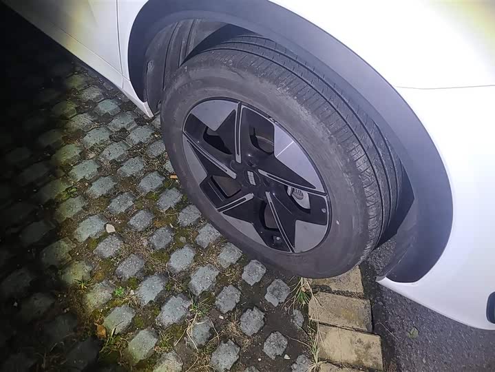 Фото 6 - Geely Galaxy E5