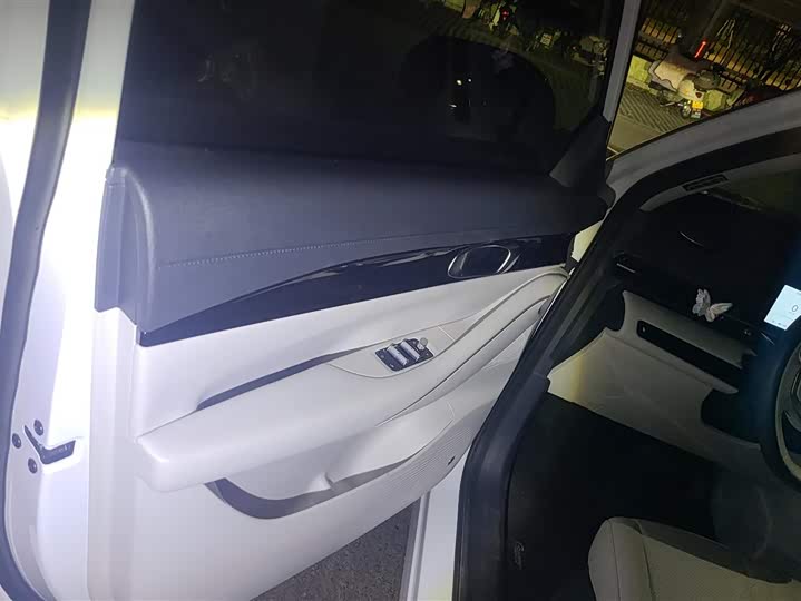 Фото 7 - Geely Galaxy E5