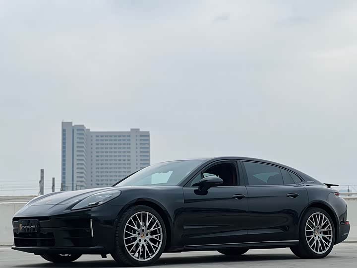 Фото 1 - Porsche Panamera