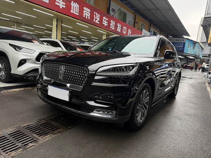 Фото 1 - Lincoln Aviator