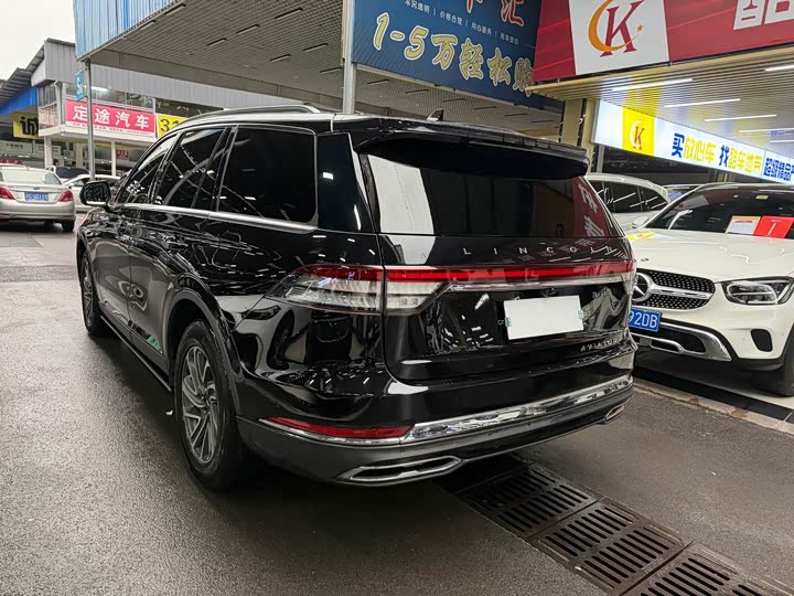 Фото 4 - Lincoln Aviator