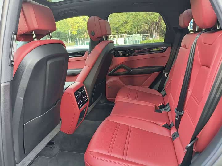 Фото 8 - Porsche Cayenne