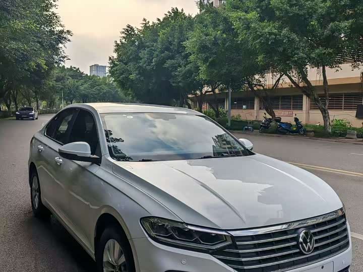 Фото 1 - Volkswagen Lavida