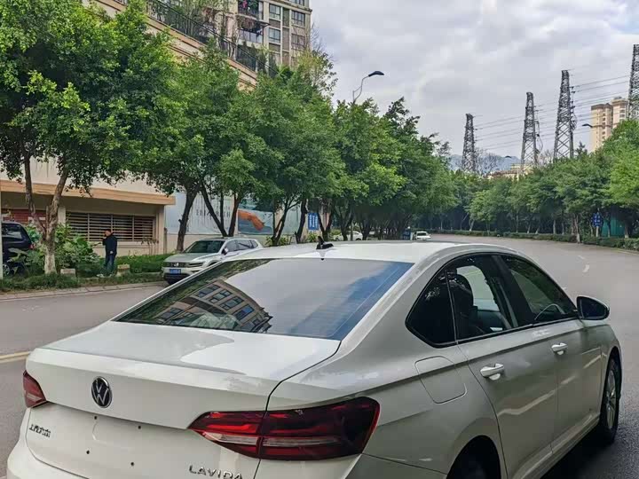 Фото 9 - Volkswagen Lavida