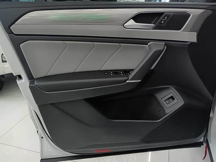 Фото 7 - Volkswagen Tayron