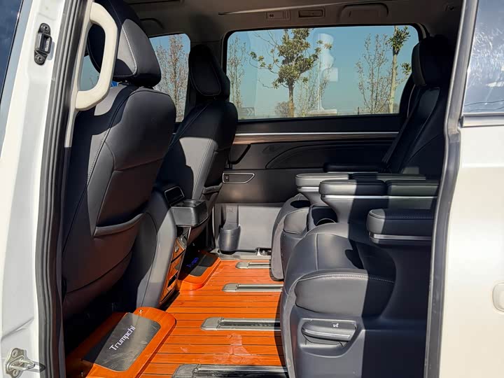 Фото 9 - GAC Trumpchi M8