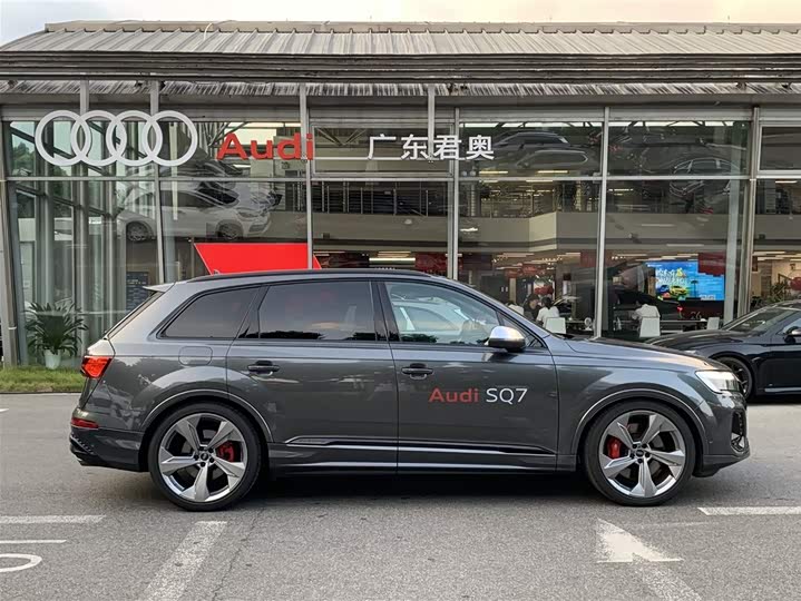 Фото 3 - Audi SQ7