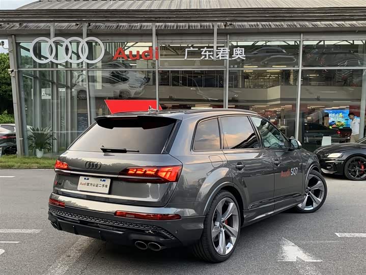 Фото 4 - Audi SQ7