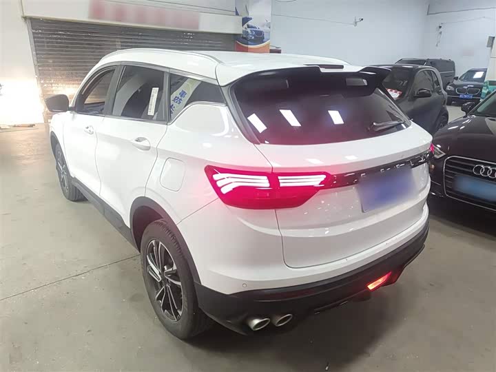 Фото 5 - Geely Coolray