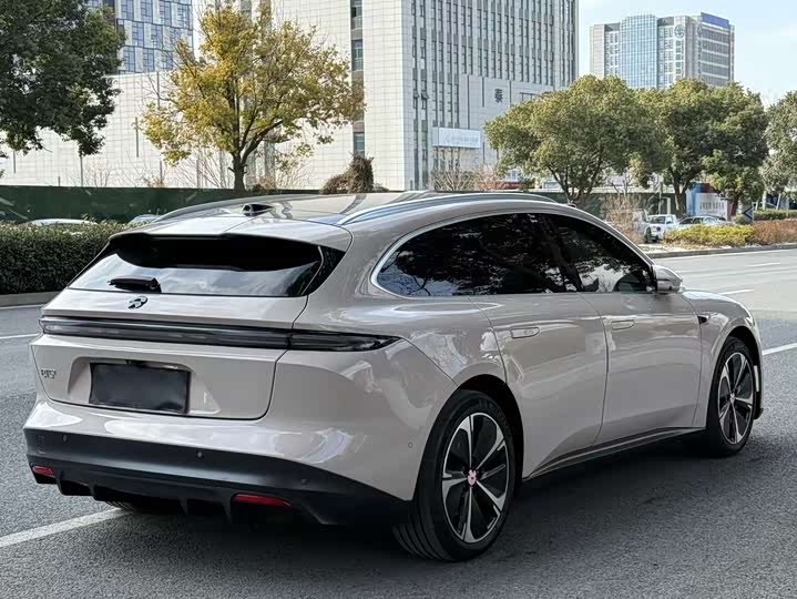 Фото 6 - Nio ET5T