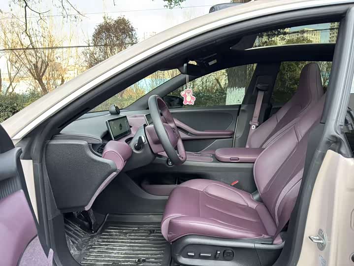 Фото 8 - Nio ET5T