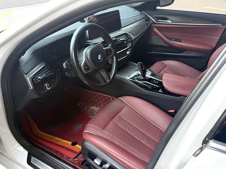 Фото 3 - BMW 5 Series