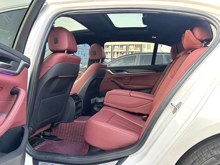 Фото 5 - BMW 5 Series