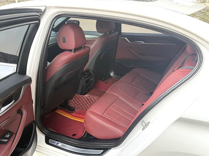 Фото 6 - BMW 5 Series