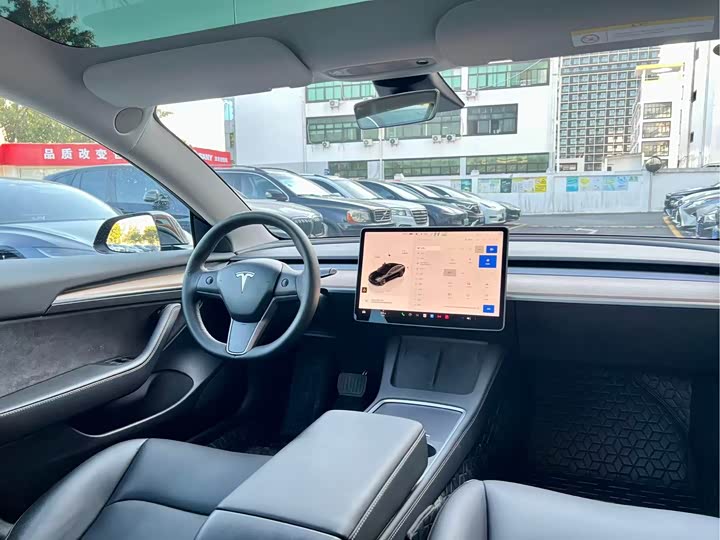 Фото 5 - Tesla Model 3