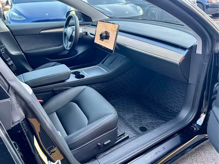 Фото 7 - Tesla Model 3