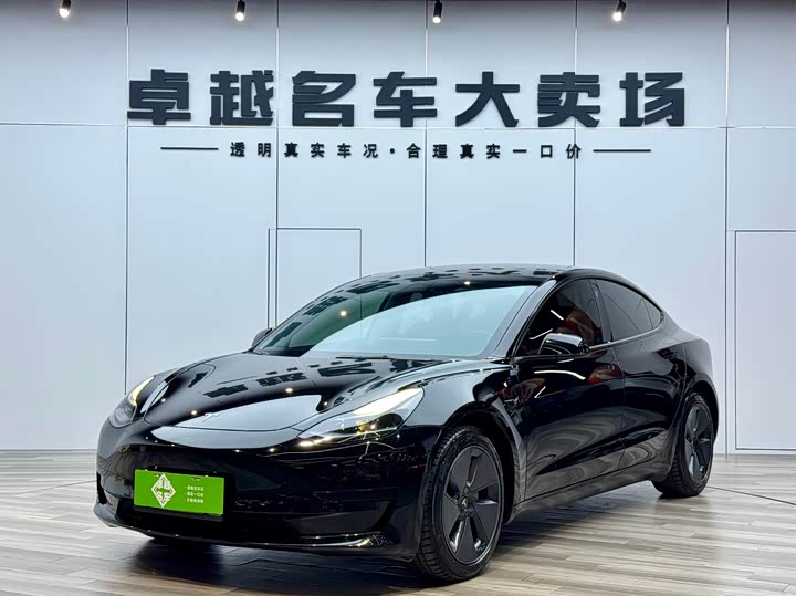 Фото 1 - Tesla Model 3