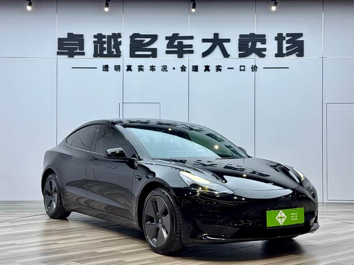 Фото 3 - Tesla Model 3