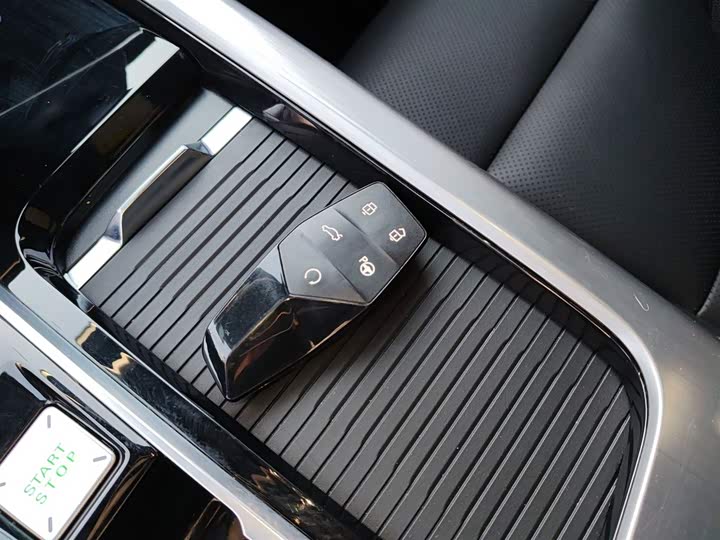 Фото 9 - MG Motor One