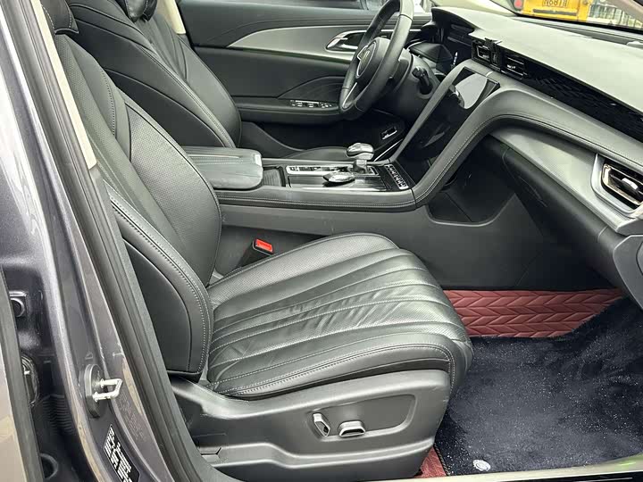 Фото 8 - Hongqi H5