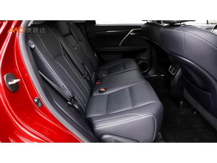 Фото 8 - Lexus RX