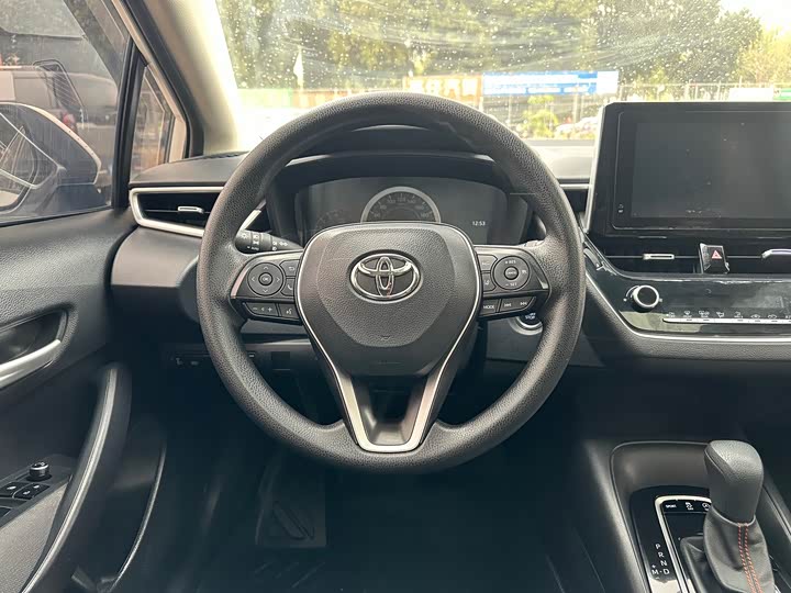 Фото 6 - Toyota Corolla