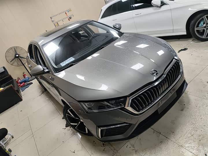 Фото 2 - Skoda Octavia Pro