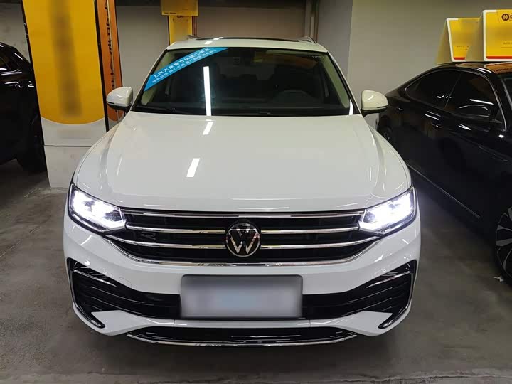 Фото 3 - Volkswagen Tiguan L Pro
