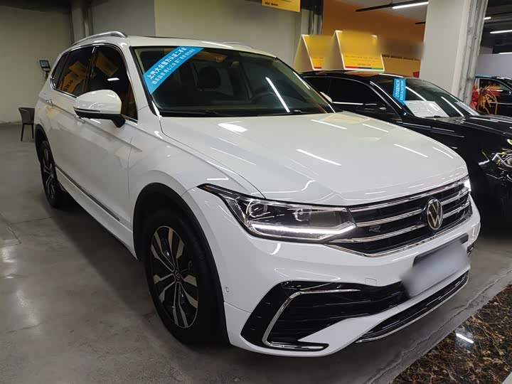 Фото 4 - Volkswagen Tiguan L Pro