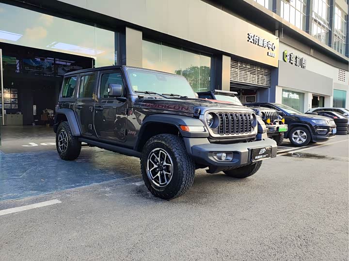 Фото 2 - Jeep Wrangler